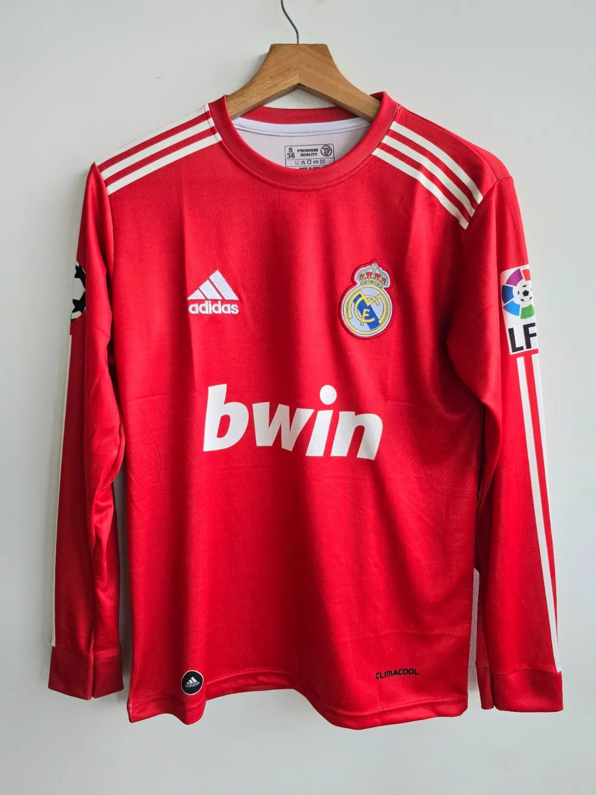 REAL MADRID RETRO 2011-12 FULL SLEEVE CRISTIANO RONALDO (EMBROIDERY LOGOS)