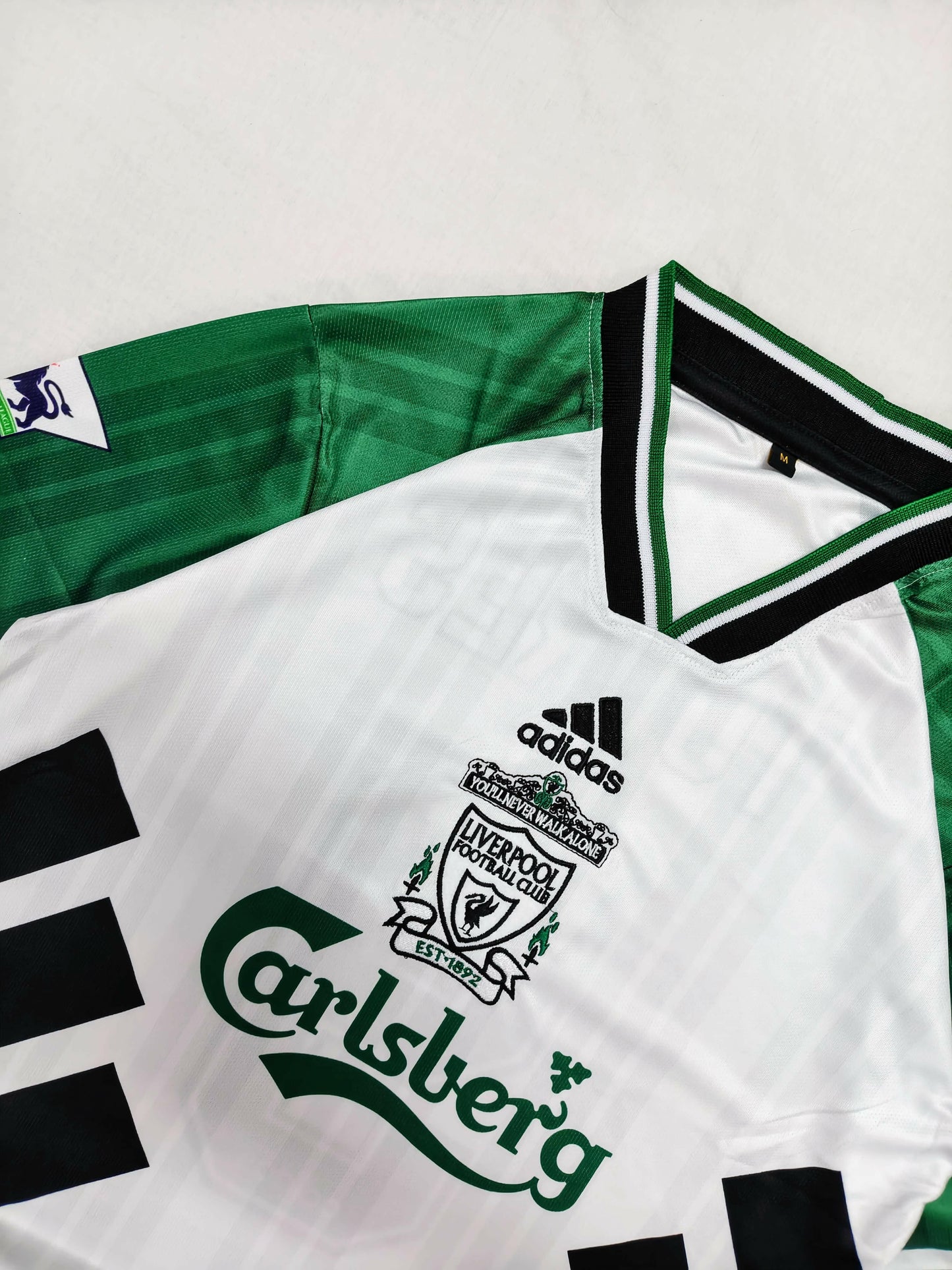 Liverpool FC Retro Away Jersey – Torres #9 (Classic Premier Era Inspired).