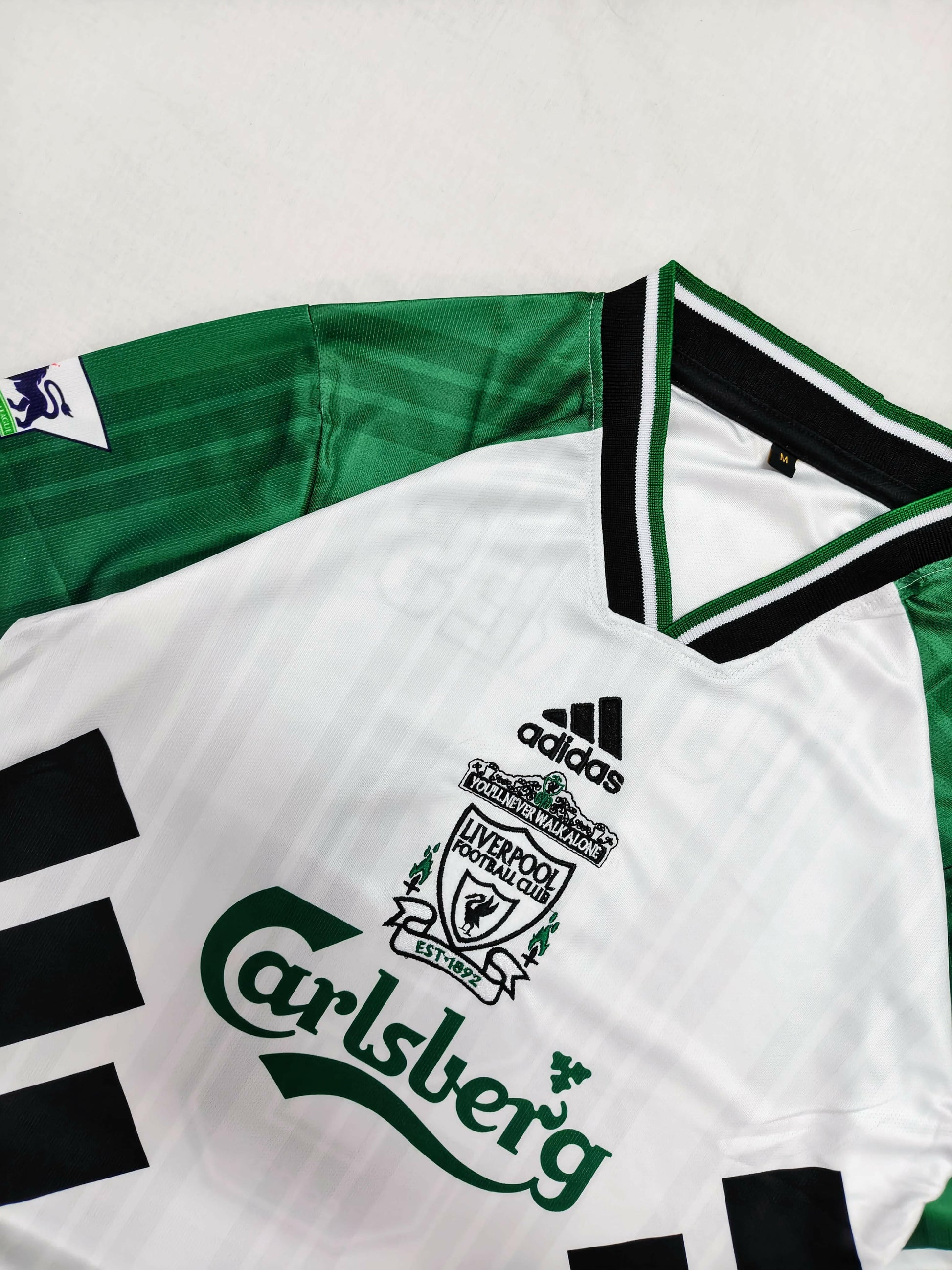 Liverpool FC Retro Away Jersey – Torres #9 (Classic Premier Era Inspired).