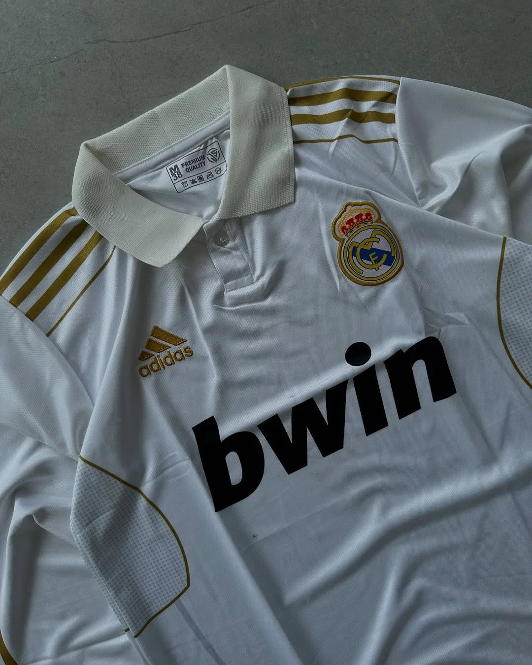 REAL MADRID RETRO 2011-12 HOME COLLAR FULL SLEEVE RONALDO ( EMBROIDERY LOGOS)