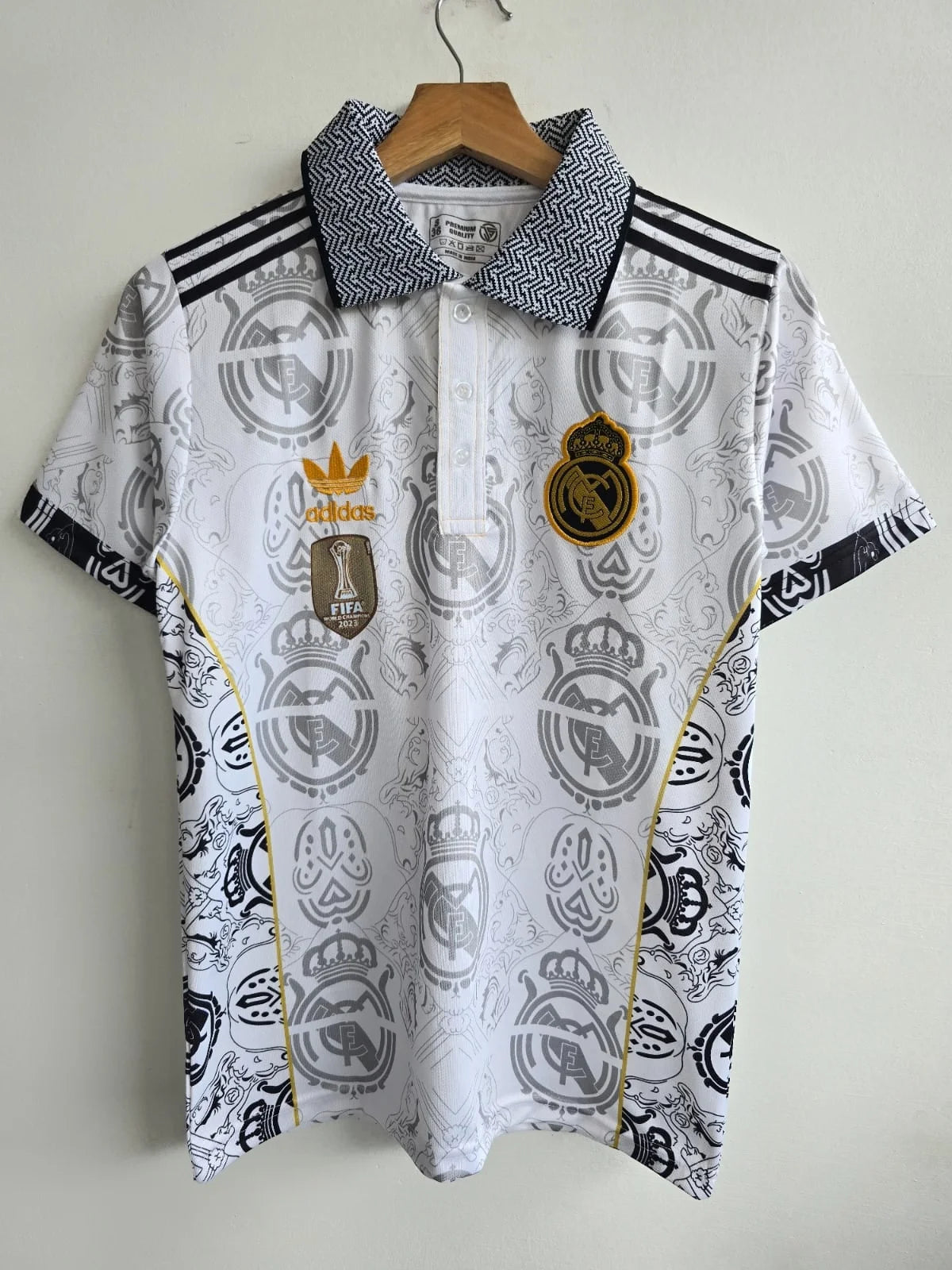 REAL MADRID SPECIAL EDITION COLLAR ( EMBROIDERY )